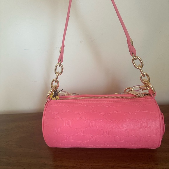 Juicy Couture Exclusive Pink Shoulder Bag with Gold Chain - Picture 4 of 6
